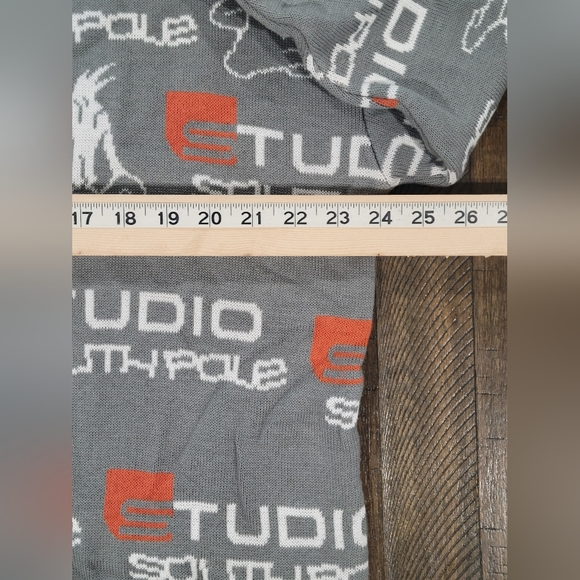 Southpole Studio Daffy Duck Adult XL Crewneck Sweater - Picture 3 of 7